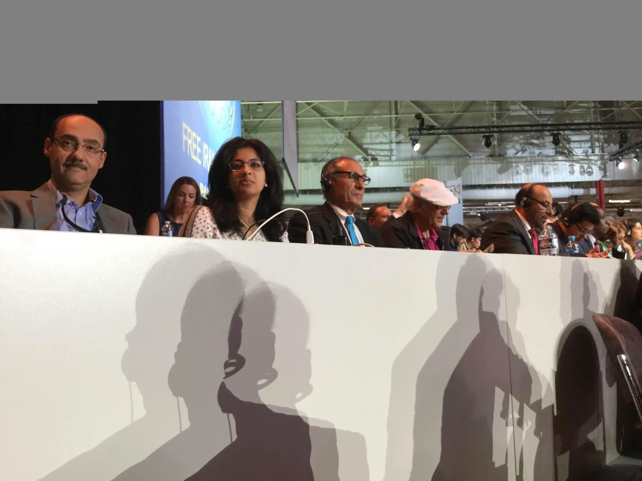 منظمة حقوق الانسان الأهوازية تشارك بندوة ” أزمة الشرق الأوسط” في باريس