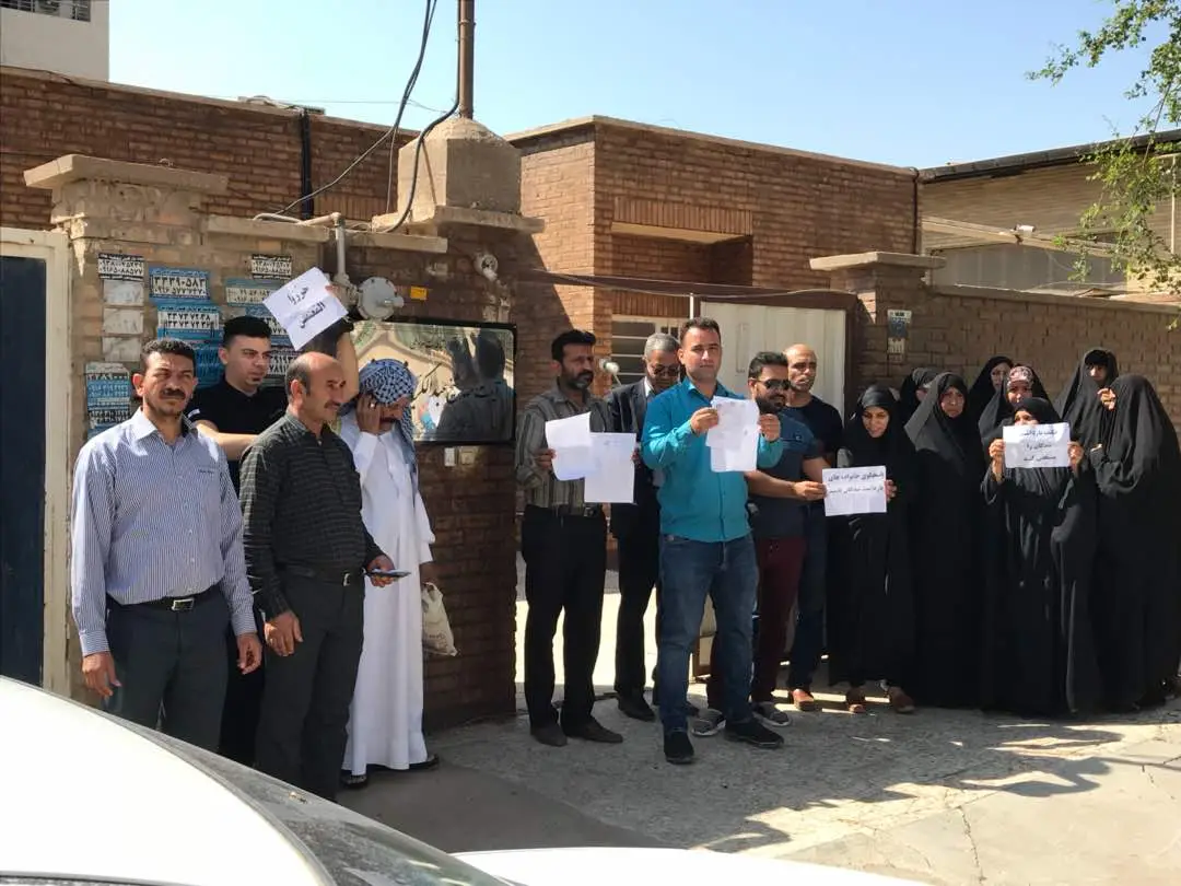 اليوم الثاني لتجمع عوائل معتقلي احتجاجات الأهواز